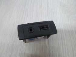 MB SPRINTER 906 CRAFTER 06-18 GNIAZDO WEJSCIE USB AUX A4478200087