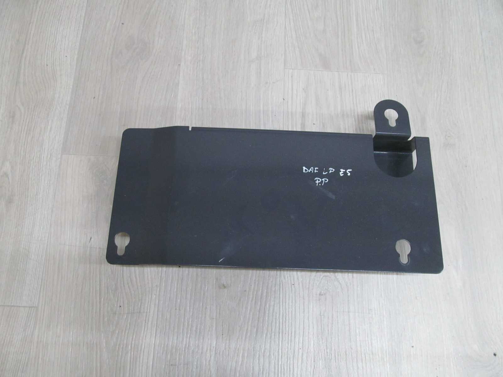 DAF LF 45 55 00-14 BLACHA SCHOWEK SCIANY KABINY PLECOW TYL
