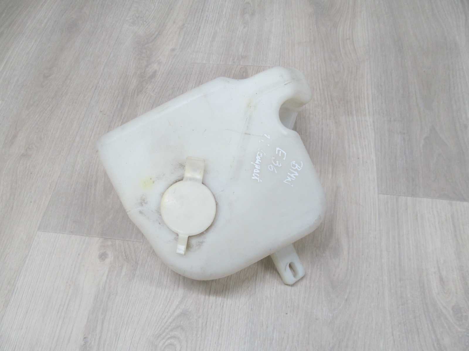 BMW E36 COMPACT ZBIORNIK PLYNU SPRYSKIWACZY TYL POMPKA