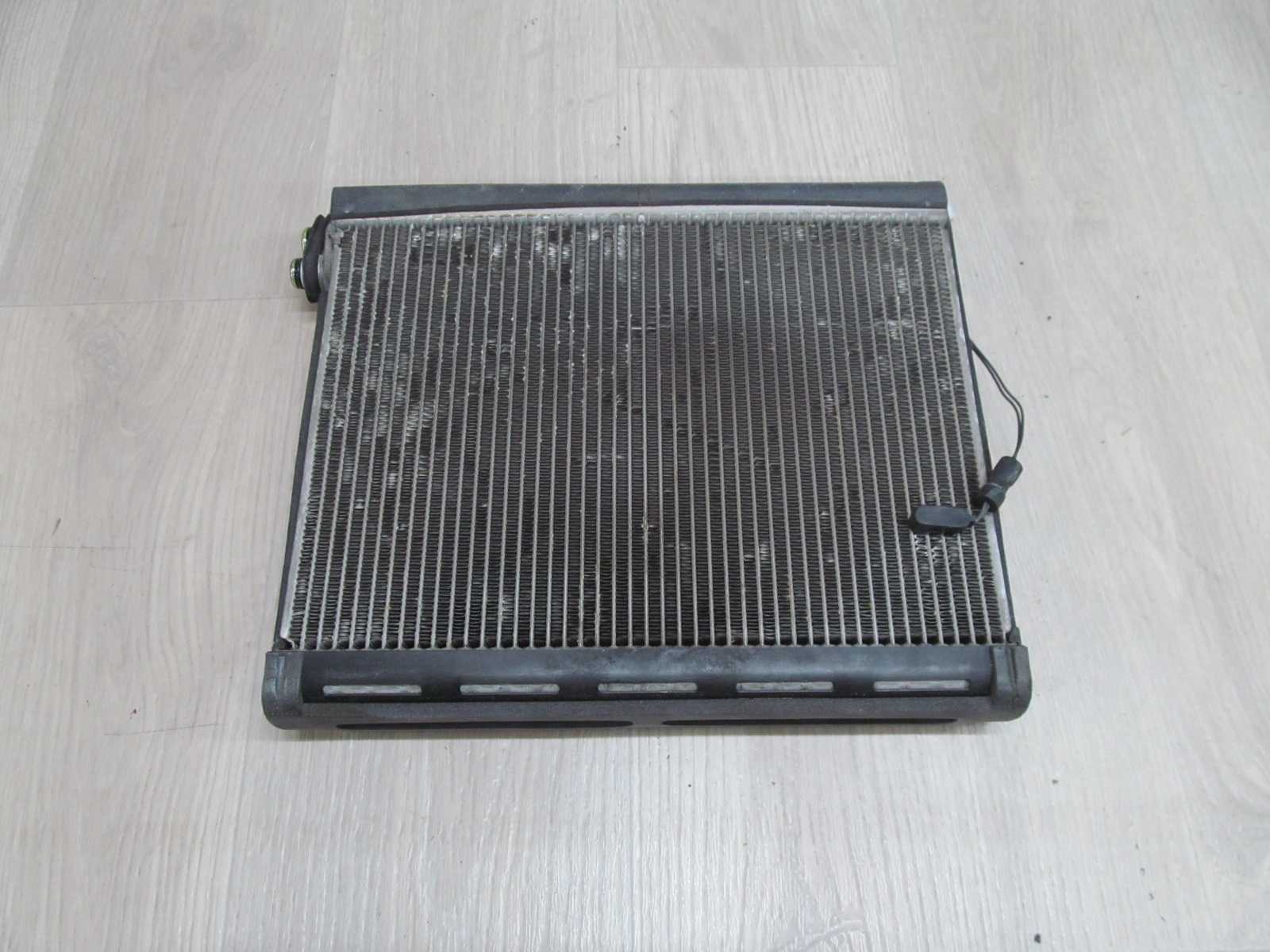 JAGUAR XF 08-14 NAGRZEWNICA CHLODNICZKA KLIMATYZACJI 03K12A4-852