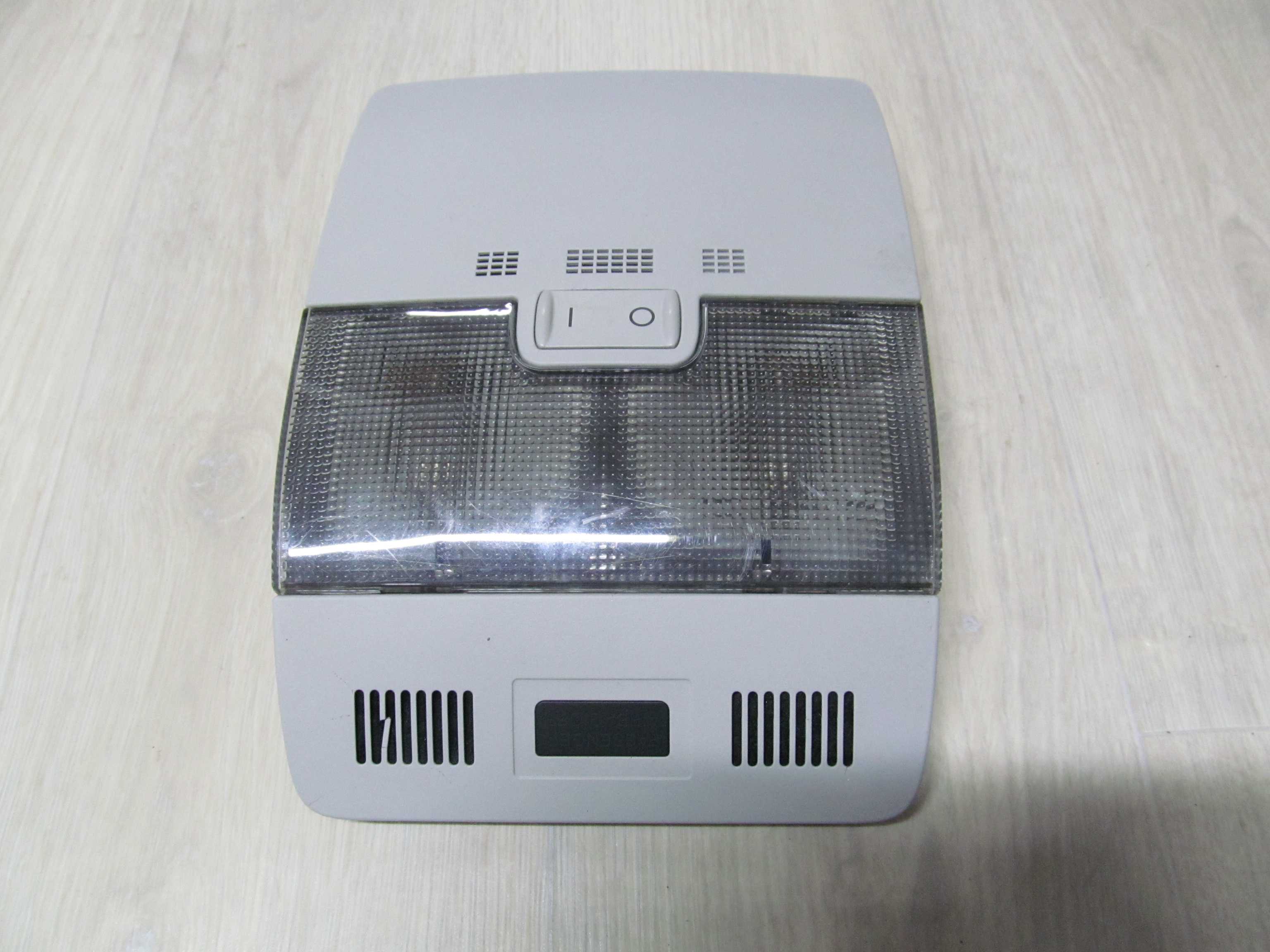 AUDI A3 8P LAMPA OSWIETLENIA WNETRZA KABINY 04/08