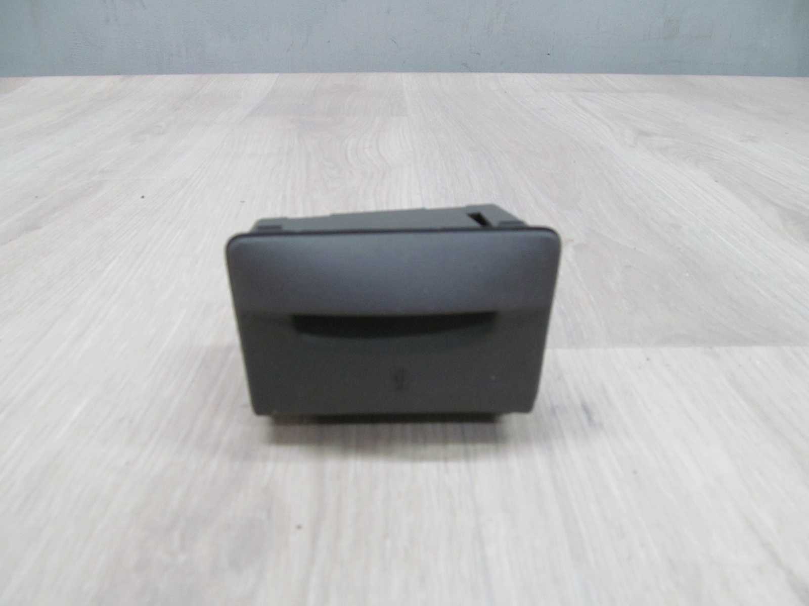 IVECO DAILY IV LIFT 11-14 UCHWYT NA KUBEK NA NAPOJ 5801258686
