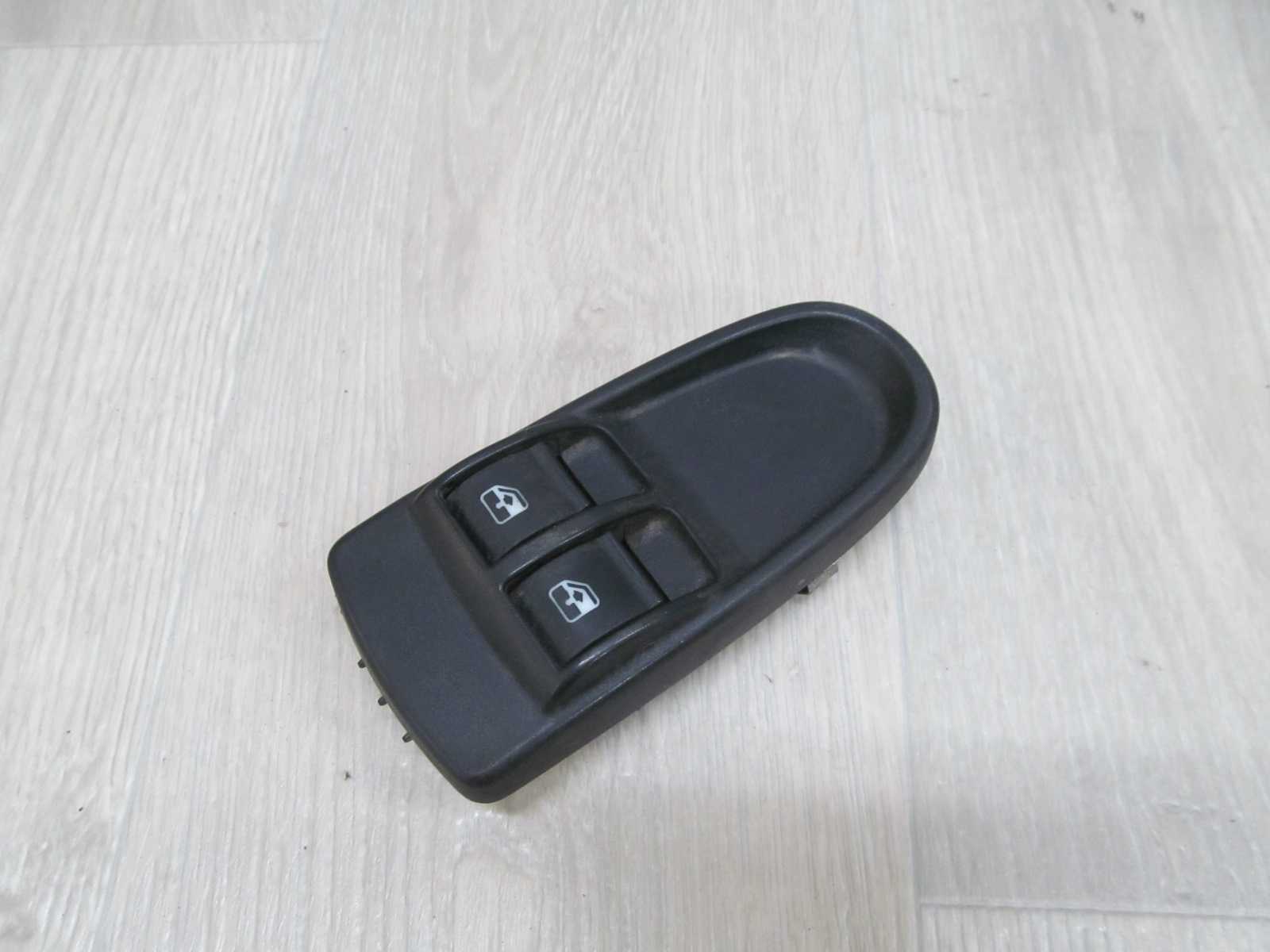IVECO DAILY IV LIFT 11-14 PANEL PRZELACZNIK SZYB 5801484223