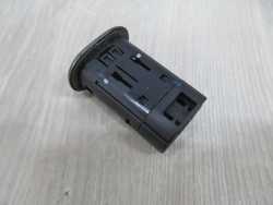 IVECO DAILY IV LIFT 11-14 GNIAZDO UCHWYT NAVI NAWIGACJI 735473022