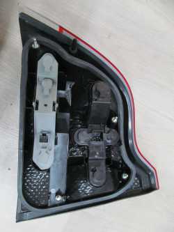VOLVO S60 LIFT 04-10 LAMPA TYL PRAWA TYLNA USZKODZONA