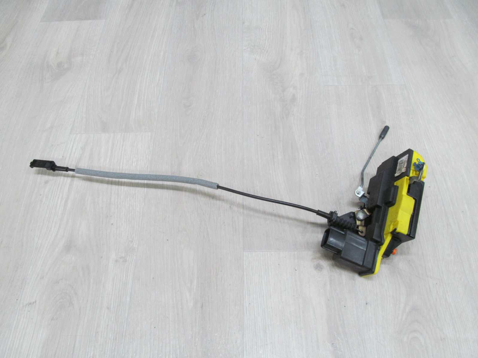 VOLVO S60 V70 XC70 LIFT 04- ZAMEK DRZWI LEWY TYL 30699754