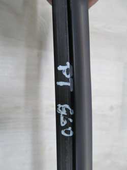 VOLVO S60 V70 LIFT 04- LISTWA USZCZELKA ZGARNIAJACA PRZYSZYBOWA DRZWI TYL PRAWA