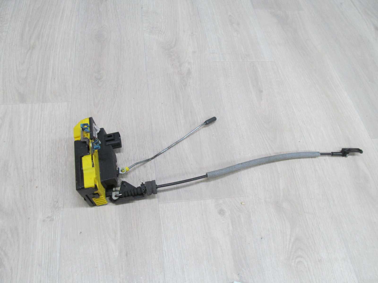 VOLVO S60 V70 XC70 LIFT 04- ZAMEK DRZWI PRAWY PRZOD 30699749