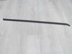 VOLVO S60 V70 LIFT 04-10 LISTWA USZCZELKA ZGARNIAJACA DRZWI PRZOD PRAWA