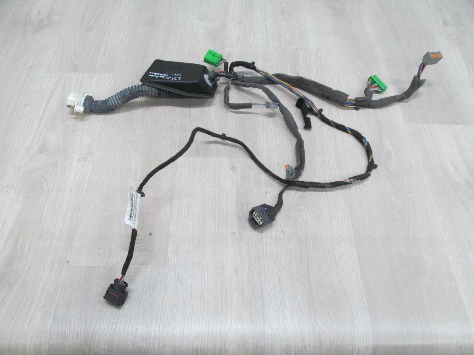 VOLVO S60 V70 XC70 WIAZKA INSTALACJA DRZWI PRZOD LEWY 8697909-001