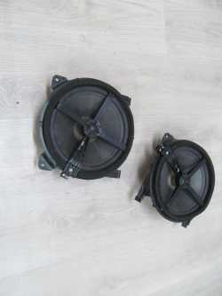VOLVO S60 S80 00-10 GLOSNIK POLKI TYL 9472300