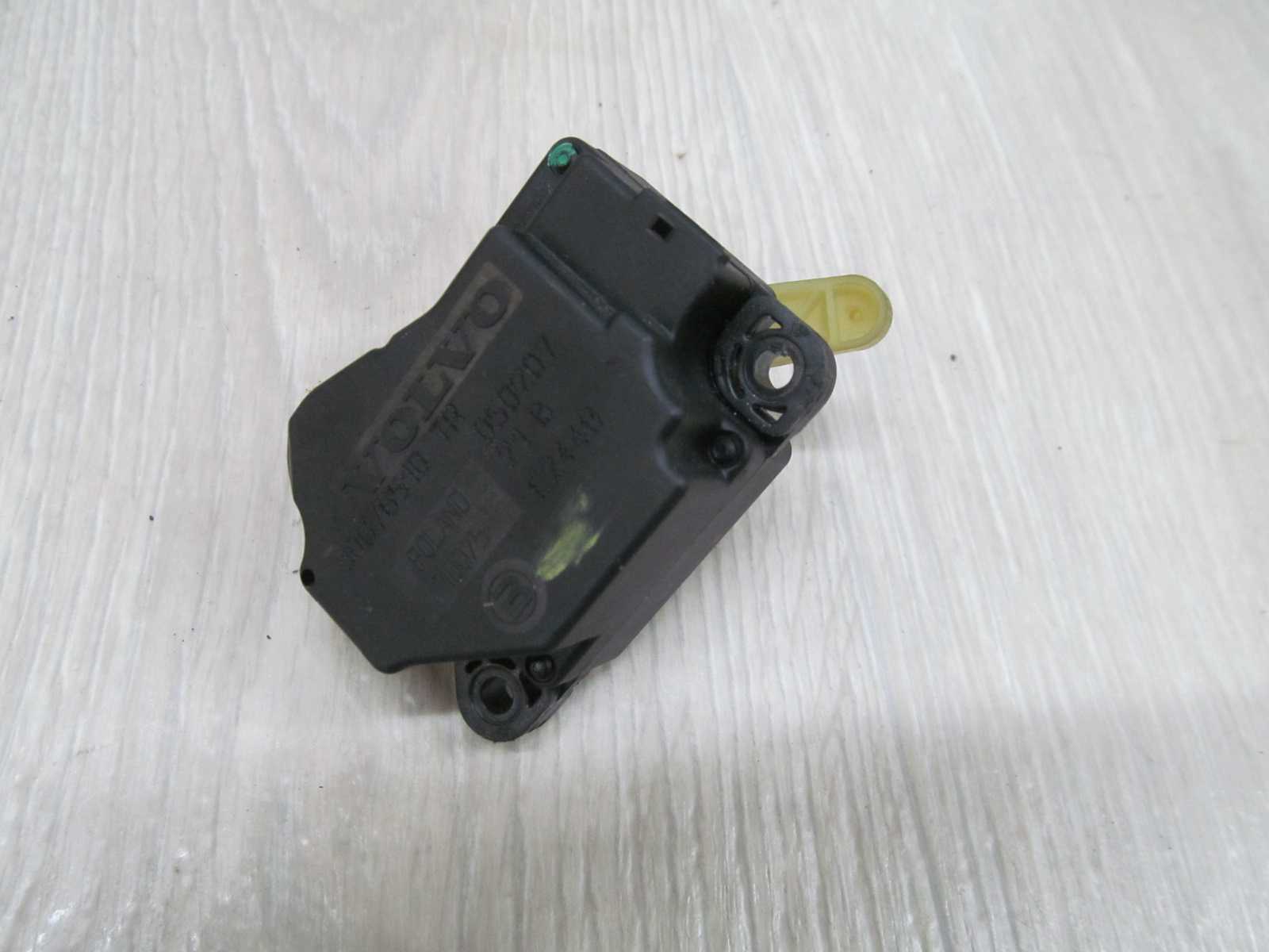 VOLVO S60 V70 XC 04-10 SILNICZEK NAGRZEWNICY 30776510