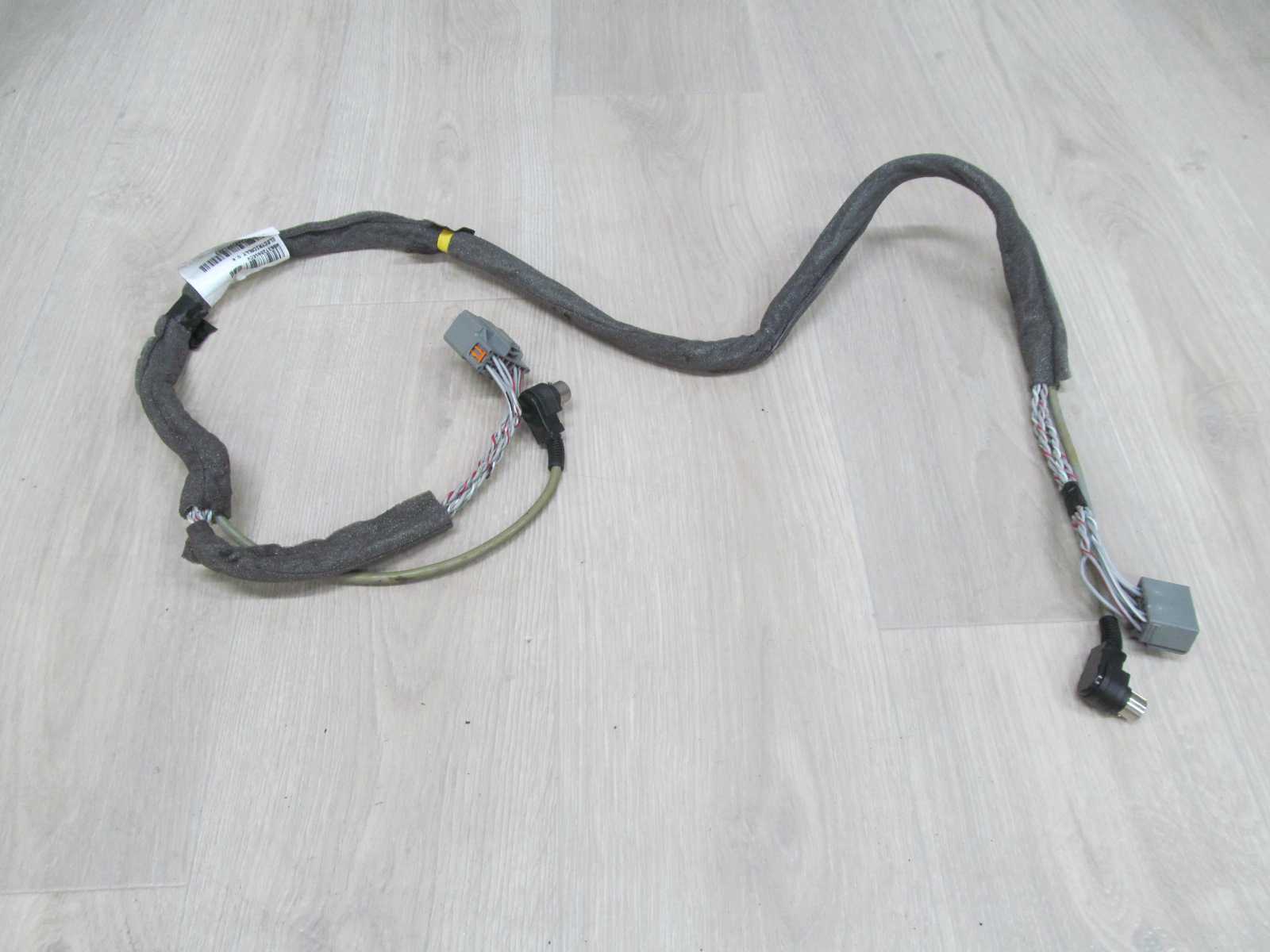 VOLVO S60 V70 WIAZKA INSTALACJA RADIA WZMACNIACZA D3533717