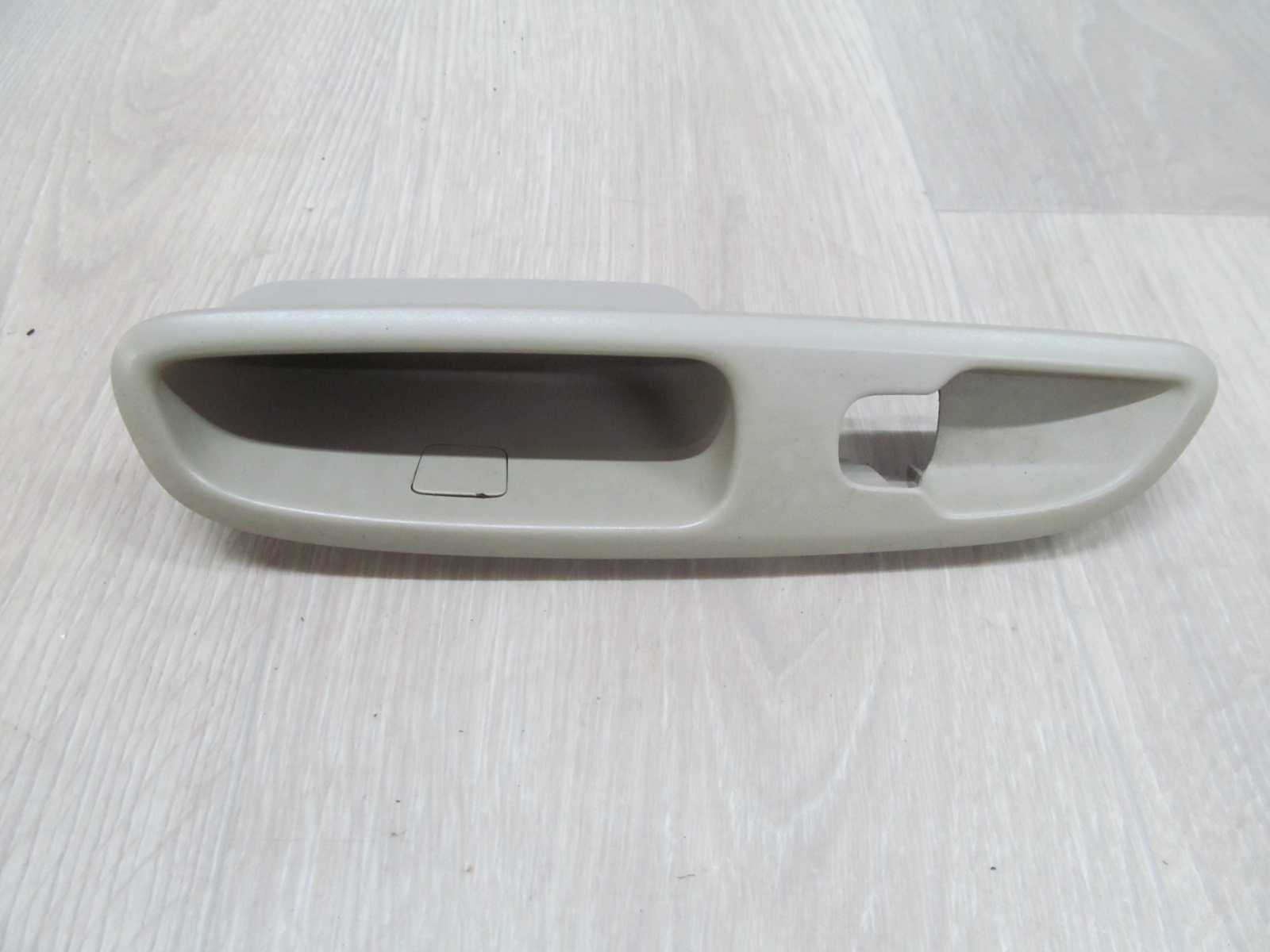 VOLVO S60 V70 LIFT UCHWYT RACZKA OSLONA DRZWI TYL PRAWY 9193301