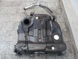 VOLVO S60 V70 2.4 D5 ZBIORNIK BAK PALIWA 8671616 WLEW
