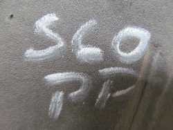 VOLVO S60 V70 00-10 OSLONA WYGLUSZENIE BLOTNIKA PRZOD PRAWA