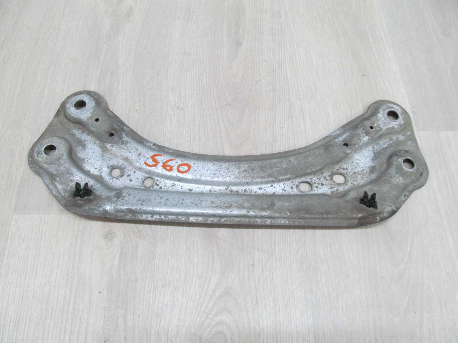 VOLVO S60 V70 00-10 BLACHA WSPORNIK PODWOZIA