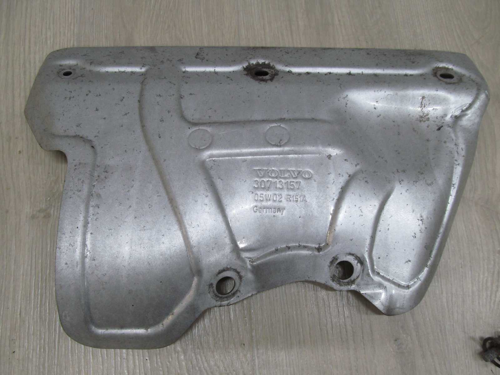 VOLVO S60 V70 S80 XC 2.4 D5 OSLONA TERMICZNA KOLEKTORA 30713157