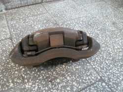 VOLVO XC90 ZACISK HAMULCOWY PRZOD LEWY 30657303 02-12