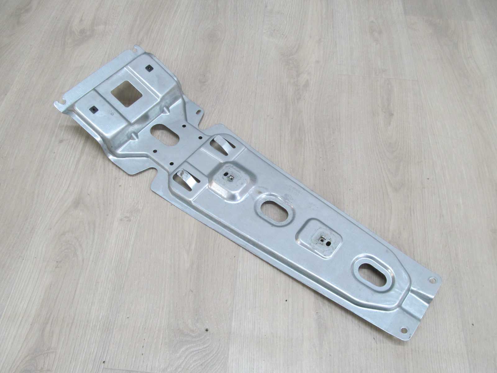 IVECO DAILY IV MASTER 06-14 BLACHA WSPORNIK PODSUFITKI SUFITU