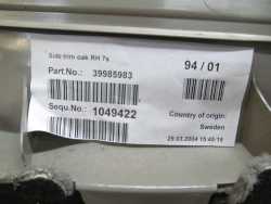 VOLVO XC90 BOCZEK TAPICERKA BAGAZNIKA TYL PRAWY 39985983 BEZ 02-14