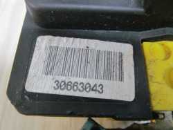 VOLVO S80 V70 XC90 ZAMEK DRZWI PRAWY PRZOD 30663043 02-14