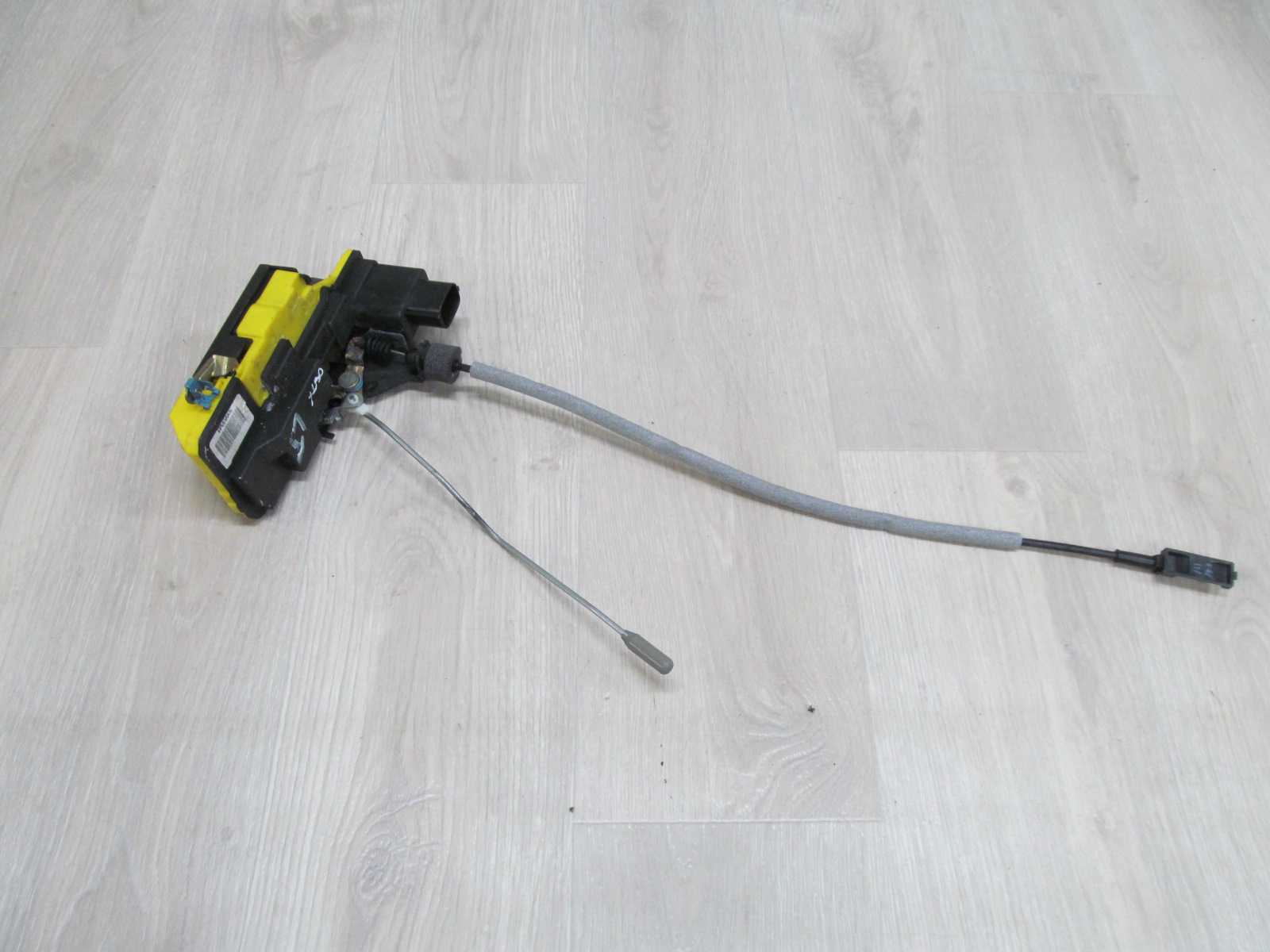 VOLVO S80 V70 XC90 ZAMEK DRZWI LEWY TYL 30663048 02-14