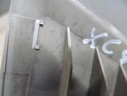 VOLVO XC90 OSLONA MASKOWNICA KRATKA GLOSNIKA TYL PRAWA 8641273  02-14