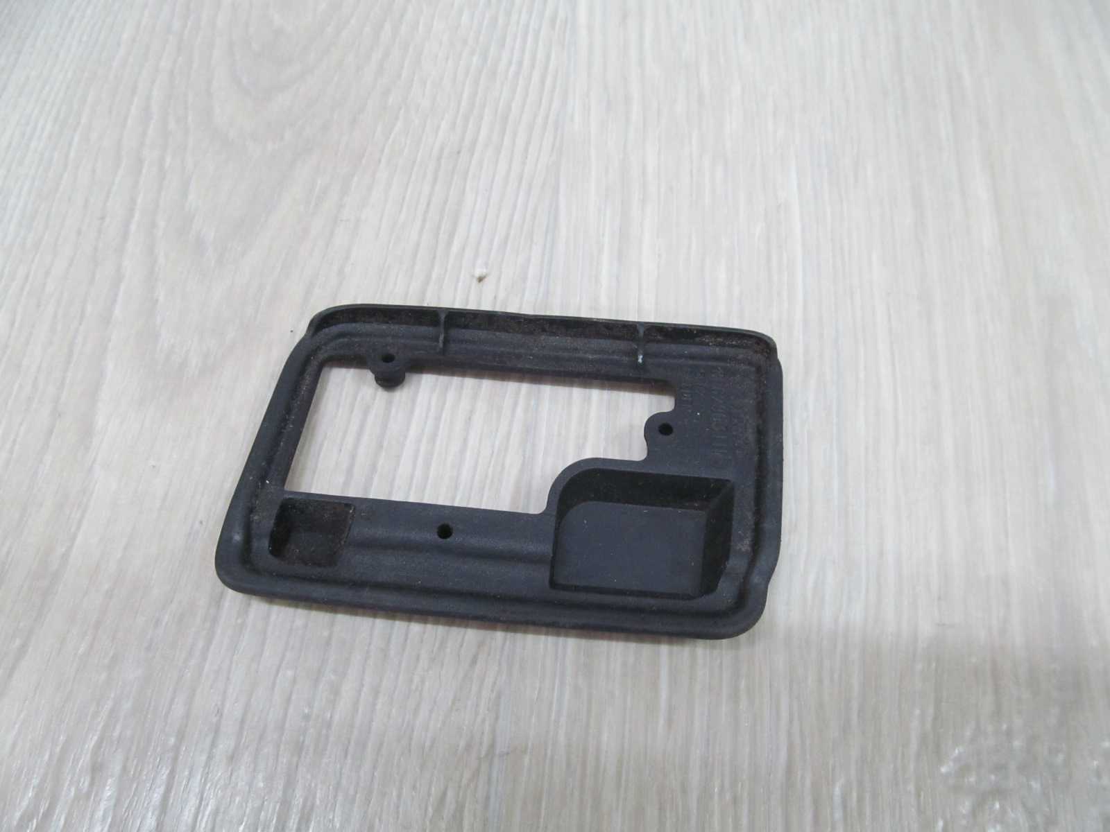 VOLVO XC90 USZCZELKA OSLONA RELINGU DACHU LEWA 8662963 02-14