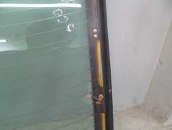 VOLVO S60 I LIFT 00-10 SZYBA KAROSERYJNA TYL TYLNA 05r