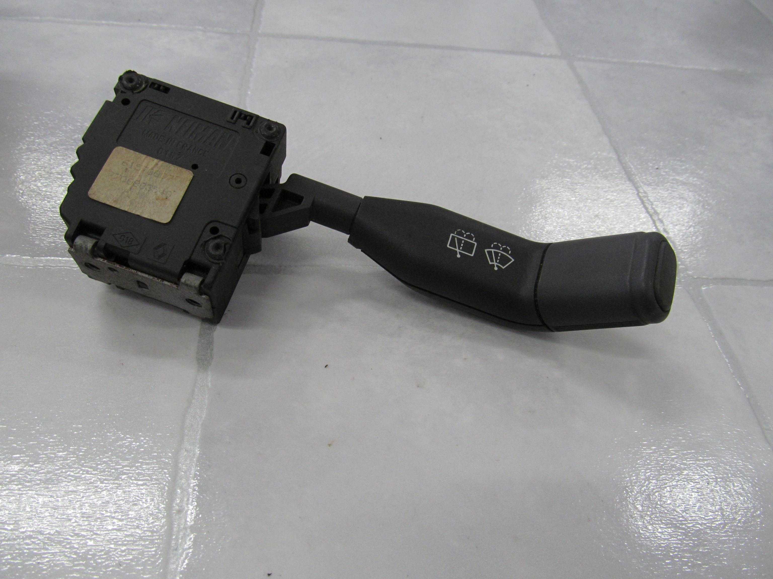 RENAULT CLIO I 90-98 MANETKA WYCIERACZEK 7700803540
