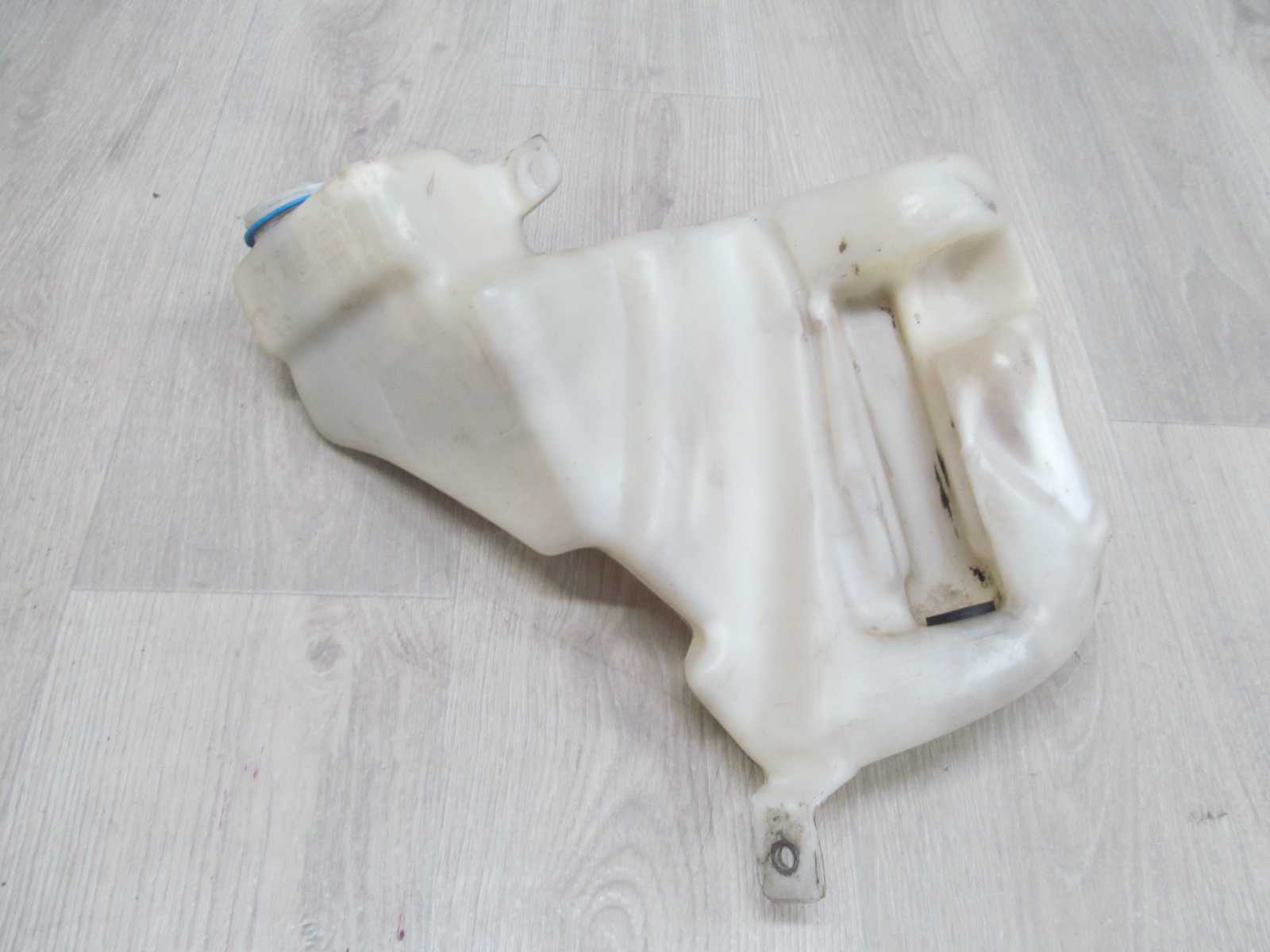 AUDI A4 B5 ZBIORNIK PLYNU SPRYSKIWACZY 8D0955453B 95-02