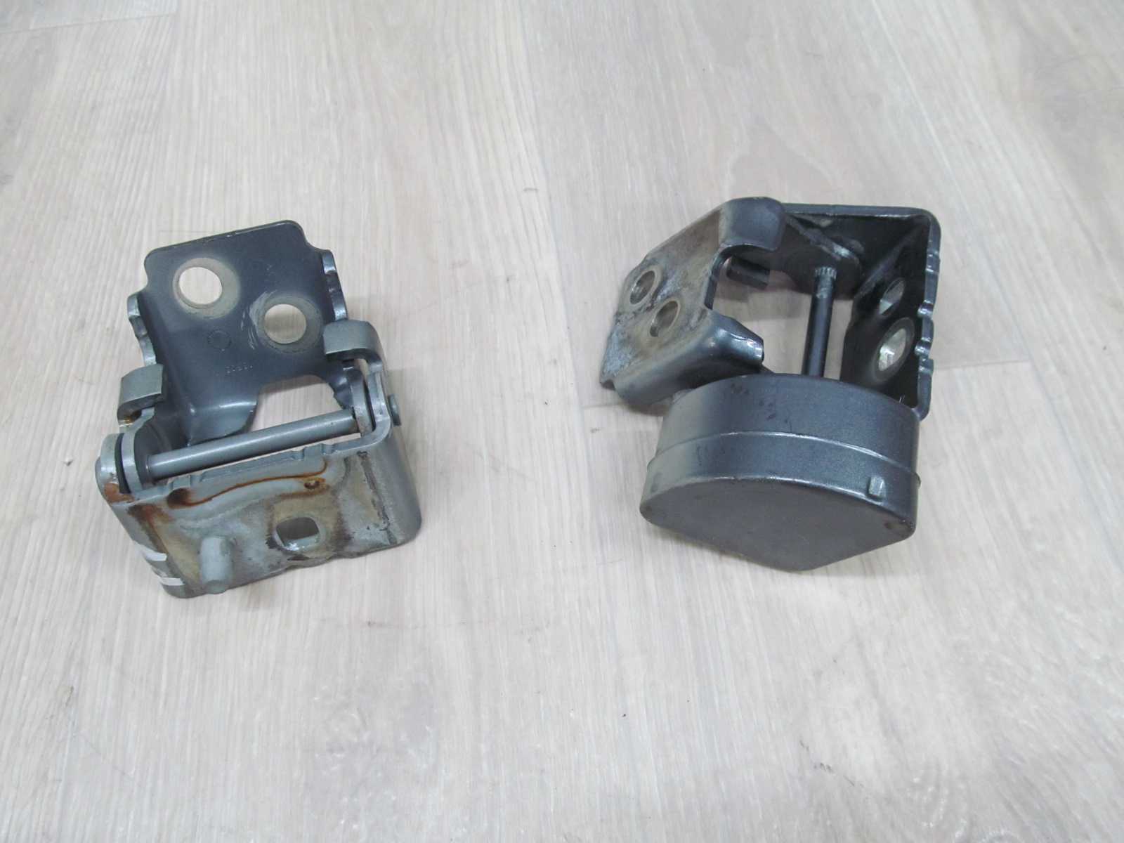 CITROEN C5 III X7 ZAWIAS DRZWI PRAWY PRZOD PRZEDNI KTHB 08-17