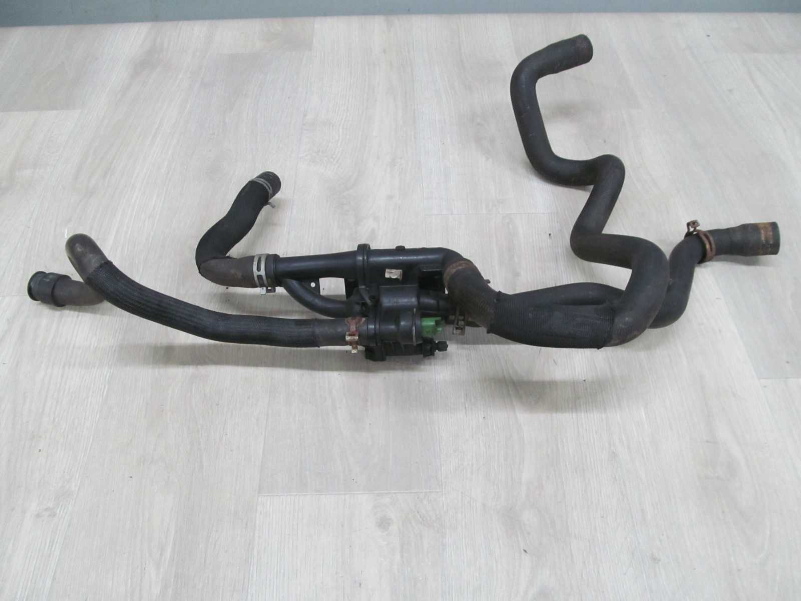 CITROEN C5 III X7 1.6 HDI OBUDOWA TERMOSTATU MAGISTRALA PRZEWOD 9670253780 08-17