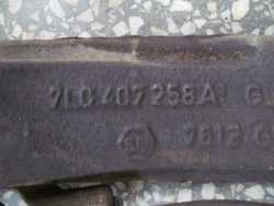 VW TOUAREG 7L CAYENNE PIASTA ZWROTNICA PRZOD PRAWA 7L0407258A