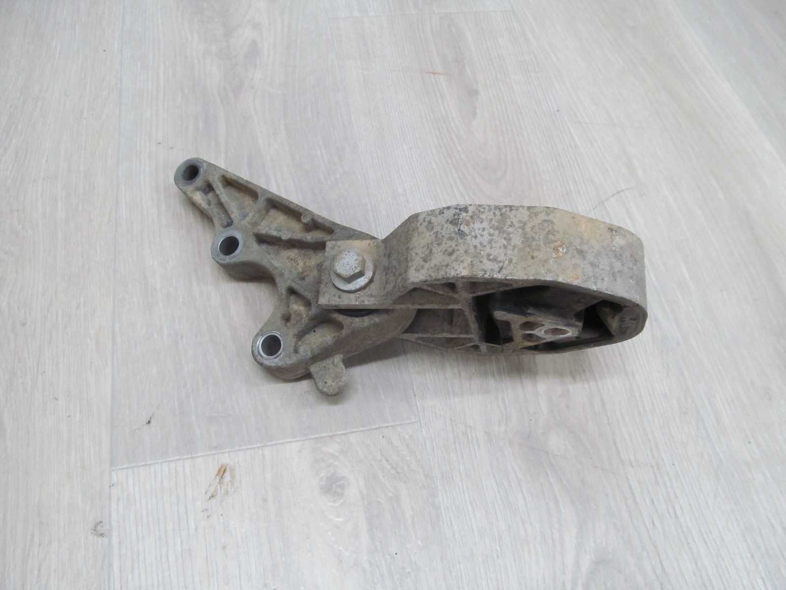 VOLVO S40 V50 2.4 B 04-12 LAPA PODUSZKA SKRZYNI SILNIKA