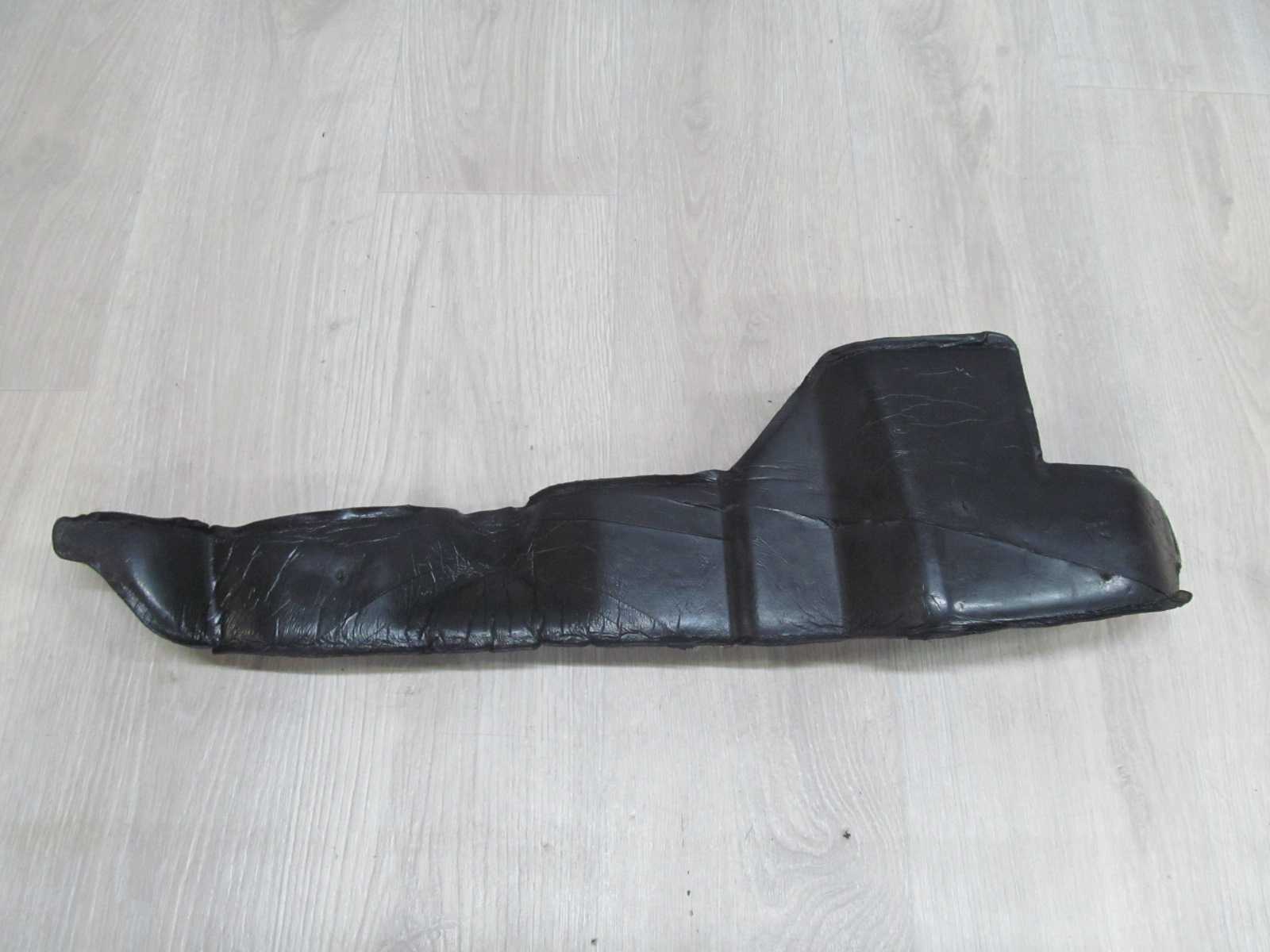 VOLVO V50 S40 04-12 OSLONA BLOTNIKA WYGLUSZENIE PRAWA 8650596