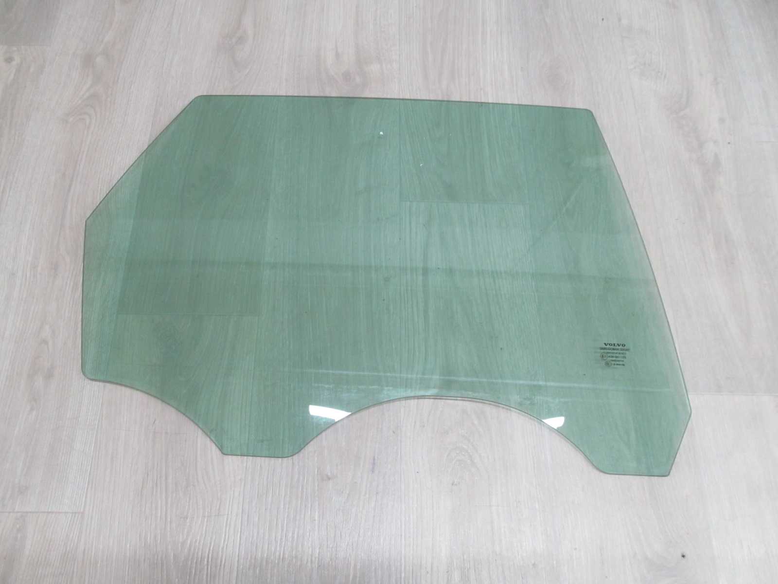 VOLVO V50 04-12 SZYBA BOCZNA DRZWI TYL PRAWA 43R-001105