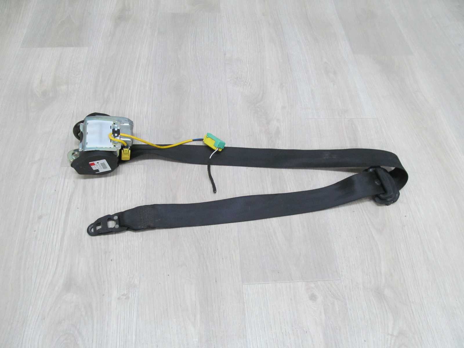 VW TOUAREG 7L 03-10  PAS BEZPIECZENSTWA LEWY PRZOD 7L0857705H 601391400
