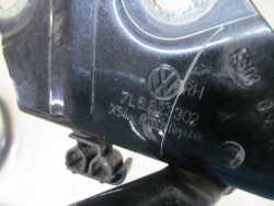VW TOUAREG 7L 03-10  ZAWIAS MASKI PRAWY 7L6823302