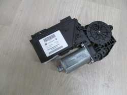 VW TOUAREG 7L 03-10 SILNICZEK SZYBY TYL PRAWY 3D0959794E 7L6959704