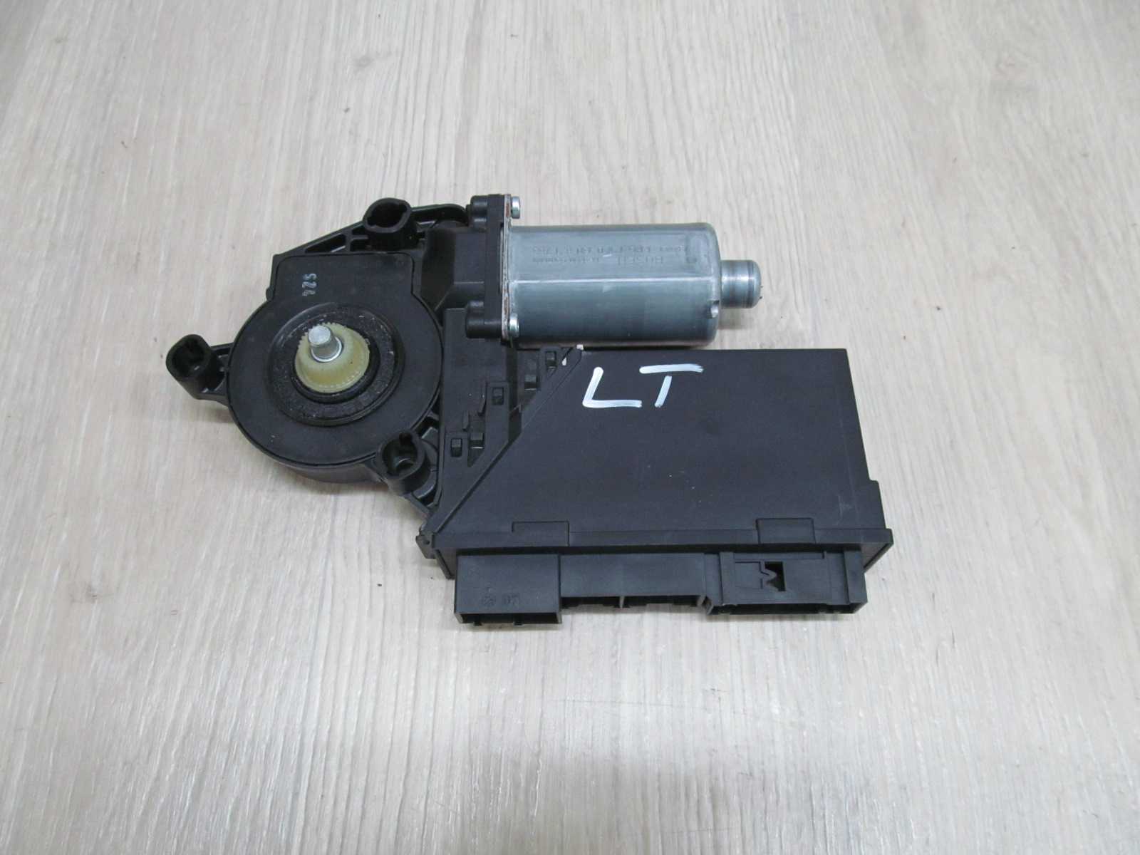 VW TOUAREG 7L 03-10 SILNICZEK SZYBY TYL LEWY 3D0959795E 7L6959703