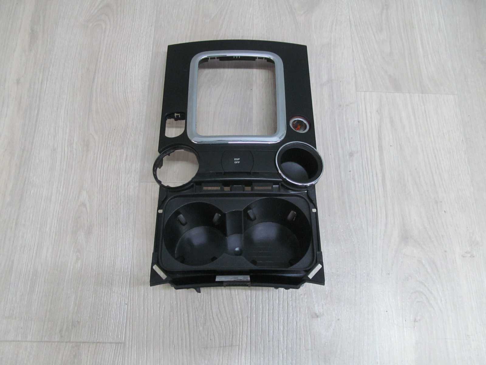 VW TOUAREG 7L 03-10 PANEL SRODKOWY RAMKA UCHWYT NA KUBKI  7L6863216D 7L6858602C