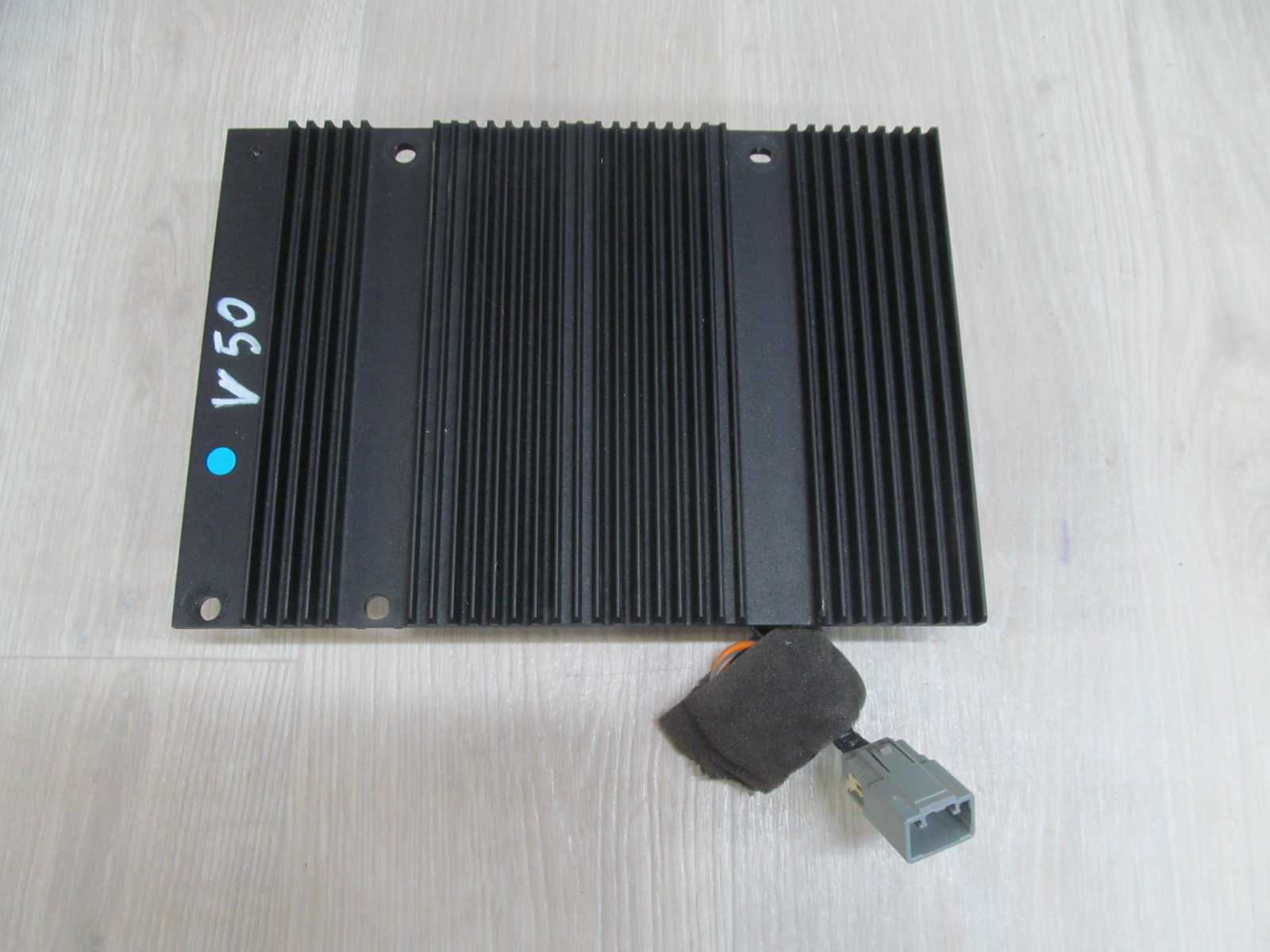 VOLVO C30 S60 S40 V50 WZMACNIACZ AUDIO 30732824 02-14