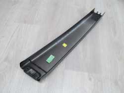 VW TOUAREG 7L 03-10 OSLONA SLUPKA ZEWNETRZNA PRAWA 7L6853318E
