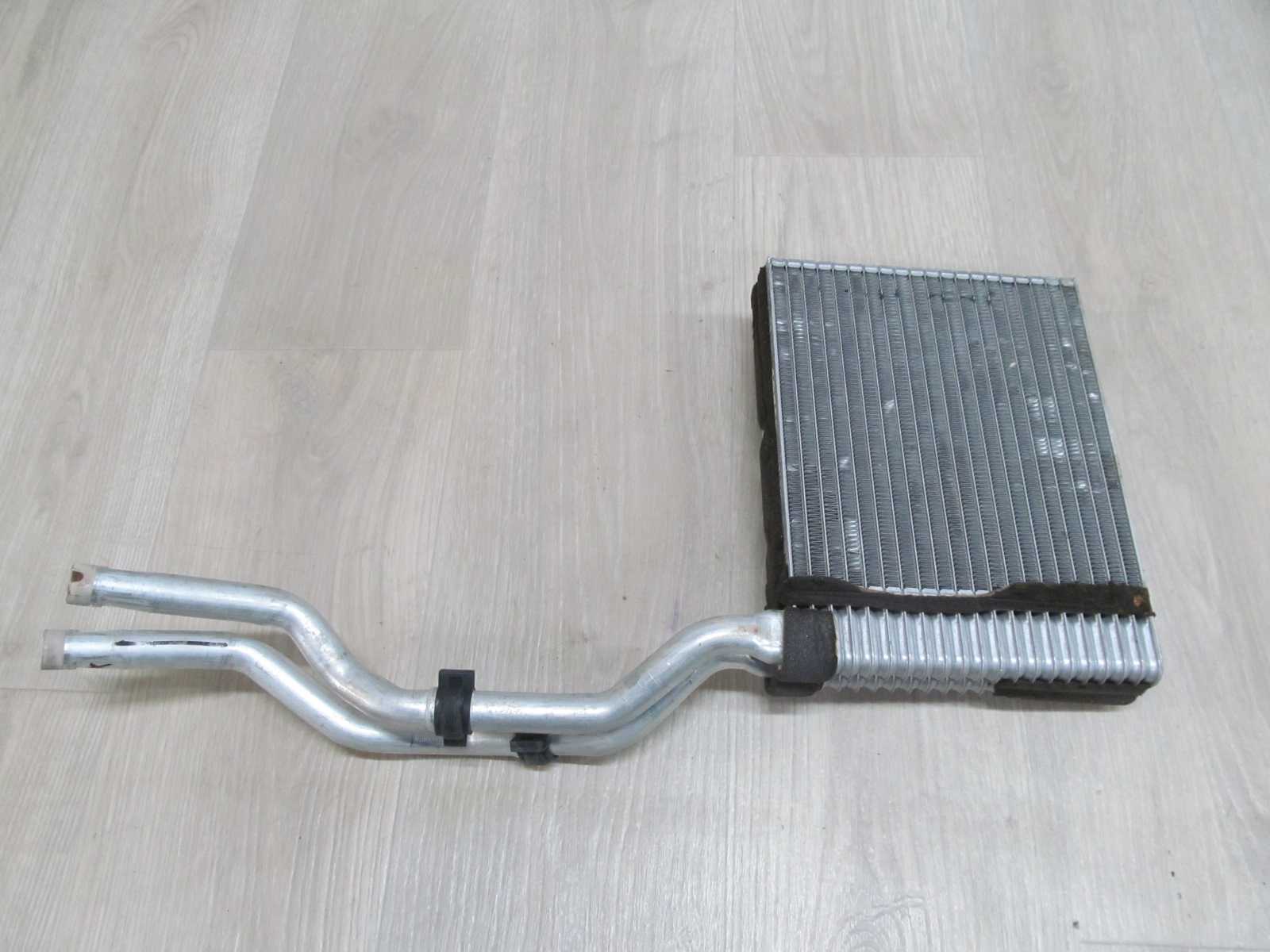 VOLVO S40 V50 CHLODNICZKA NAGRZEWNICA WODY 04-12
