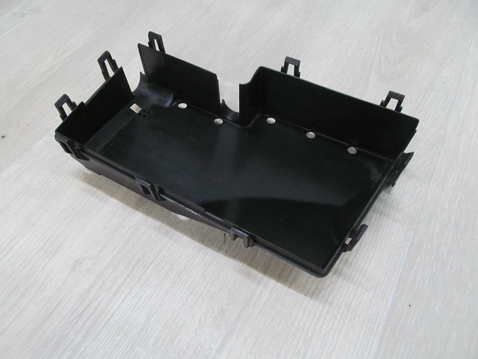 VOLVO S40 V50 C70 OSLONA OBUDOWA SKRZYNKI BEZPIECZNIKOW 8688039 3M5T-14A142-AB 04-12