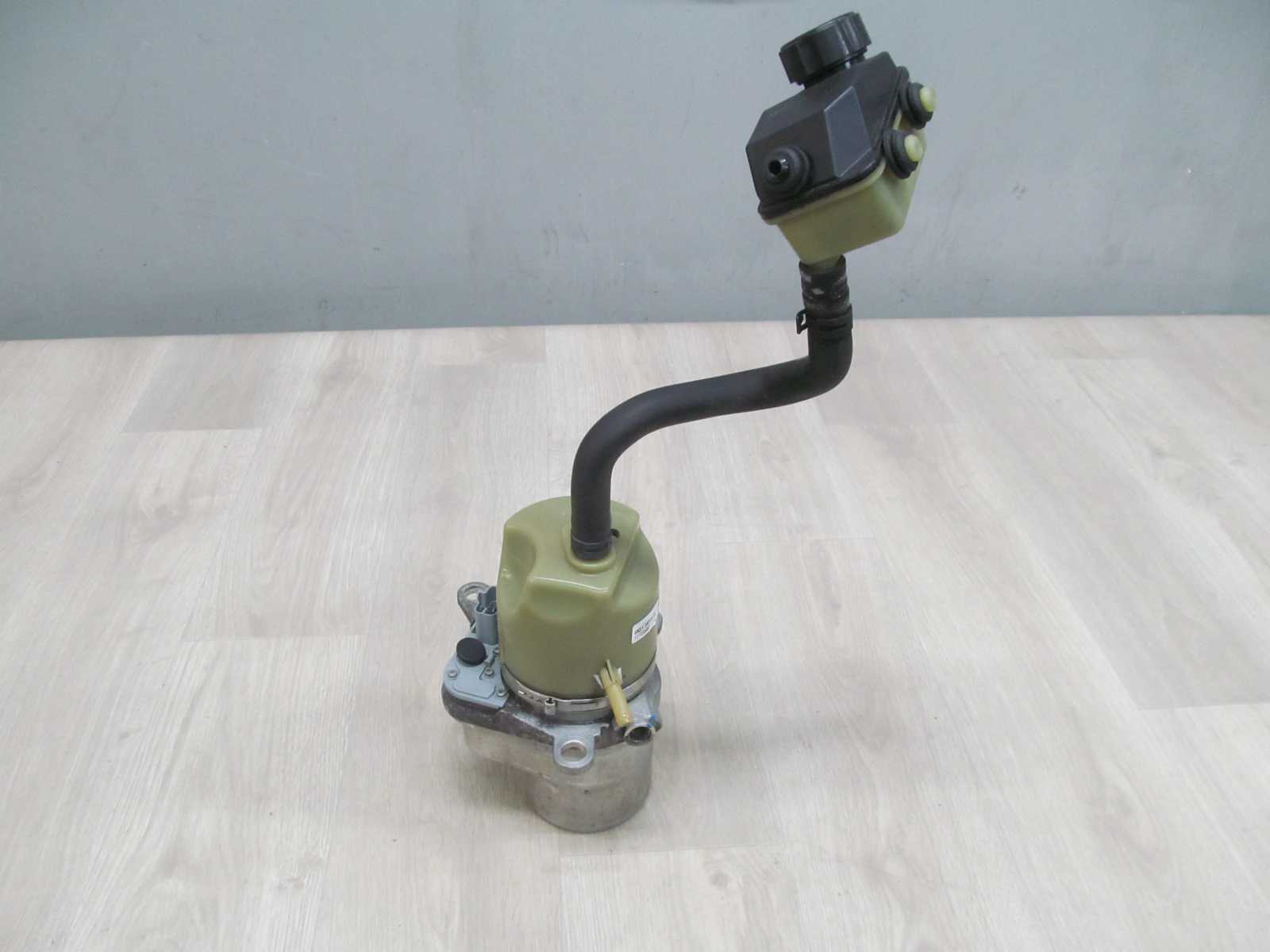 VOLVO S40 V50 C70 POMPA ZBIORNICZEK WSPOMAGANIA 30723582 4N51-3K514-DL 04-12