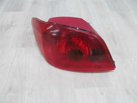 PEUGEOT 307 HB LAMPA TYL LEWA EU 01-05