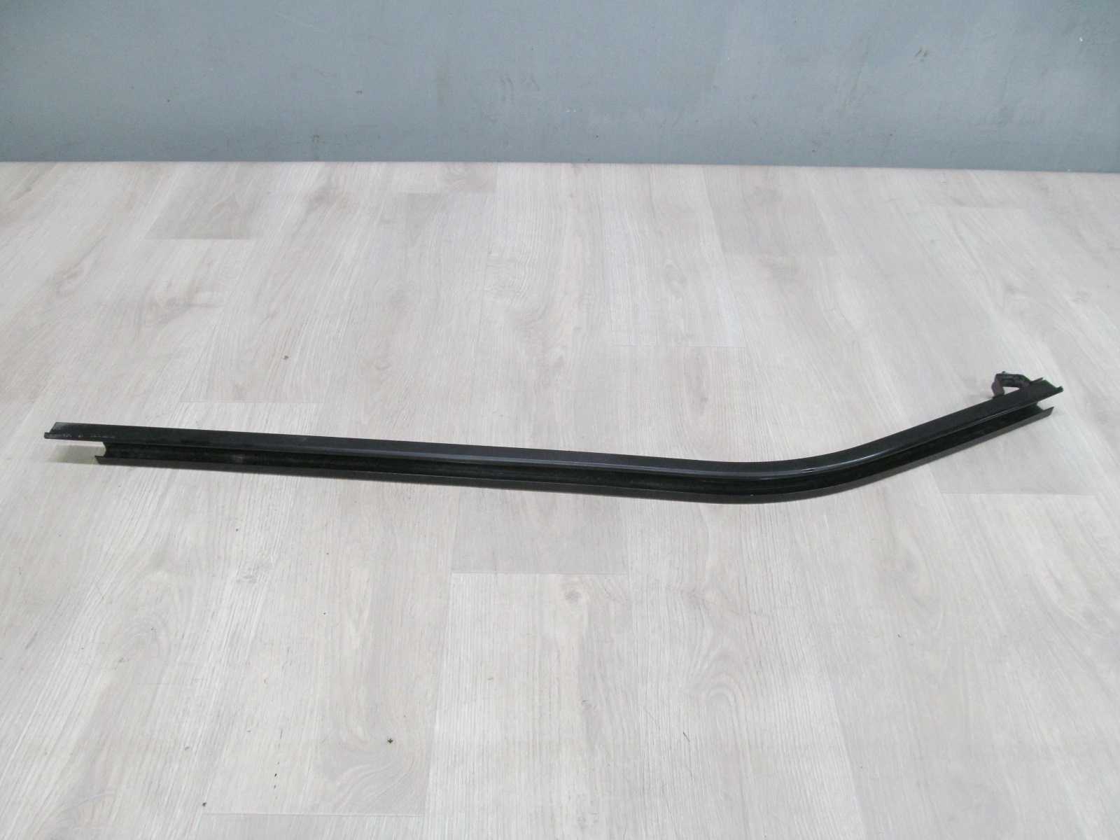 OPEL VIVARO TRAFIC 06-14 SZYNA PROWADNICA DOLNA DRZWI PRZESOWNYCH